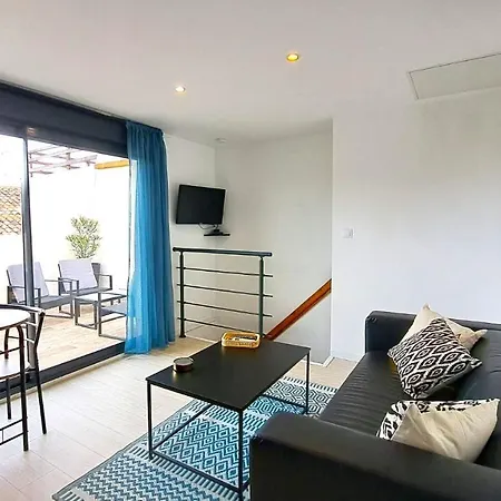 Rooftop Apartment *